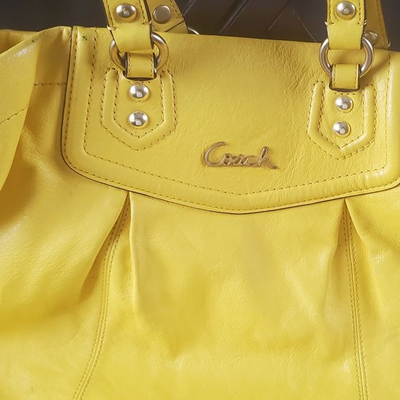 Coach Handbags - AUTHENIC YELLOW LEATHER COACH PURSE